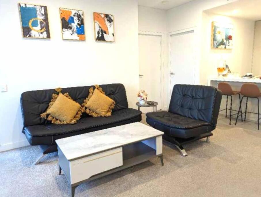 Apartment Lakeview Luxury 3bedrooms Wolli Creek Close To Airport Cbd Sydney