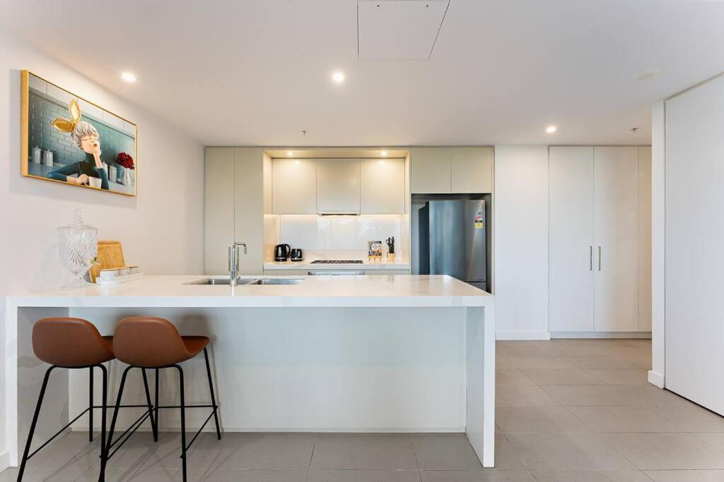 Lakeview Luxury 3bedrooms Wolli Creek Close To Airport Cbd Apartment