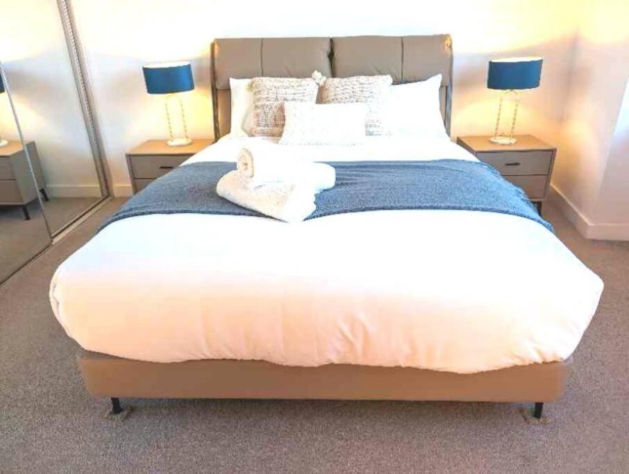 Lakeview Luxury 3bedrooms Wolli Creek Close To Airport Cbd Sydney