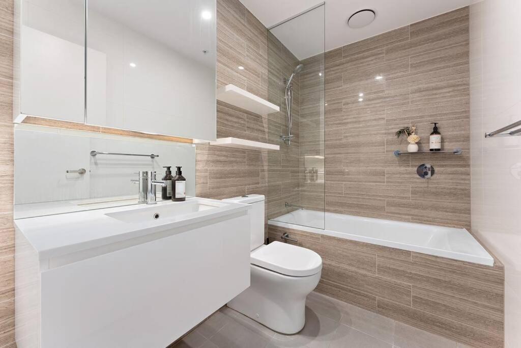 Lakeview Luxury 3bedrooms Wolli Creek Close To Airport Cbd *