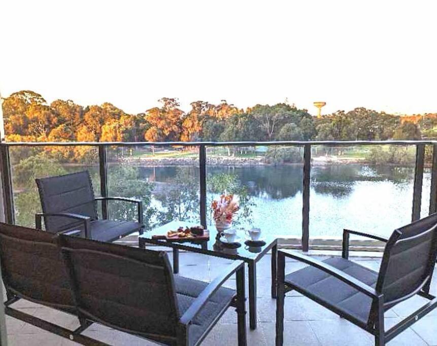 Lakeview Luxury 3bedrooms Wolli Creek Close To Airport Cbd Sydney