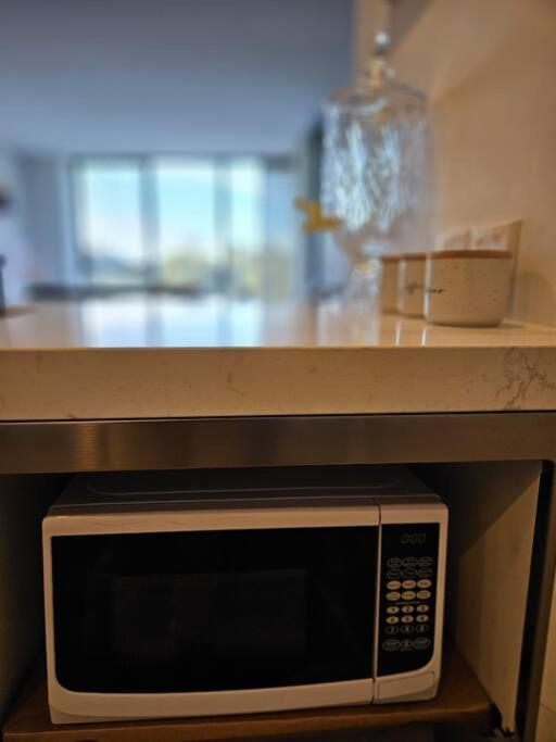 Apartment Lakeview Luxury 3bedrooms Wolli Creek Close To Airport Cbd Sydney