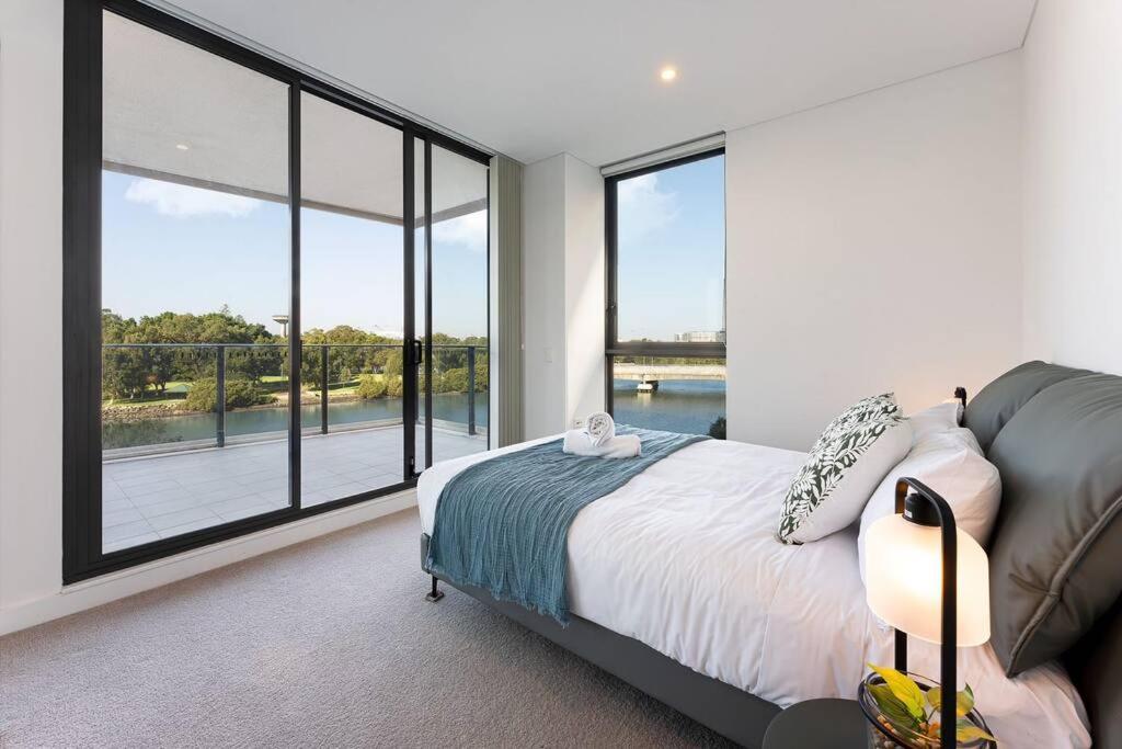 Lakeview Luxury 3bedrooms Wolli Creek Close To Airport Cbd Apartment